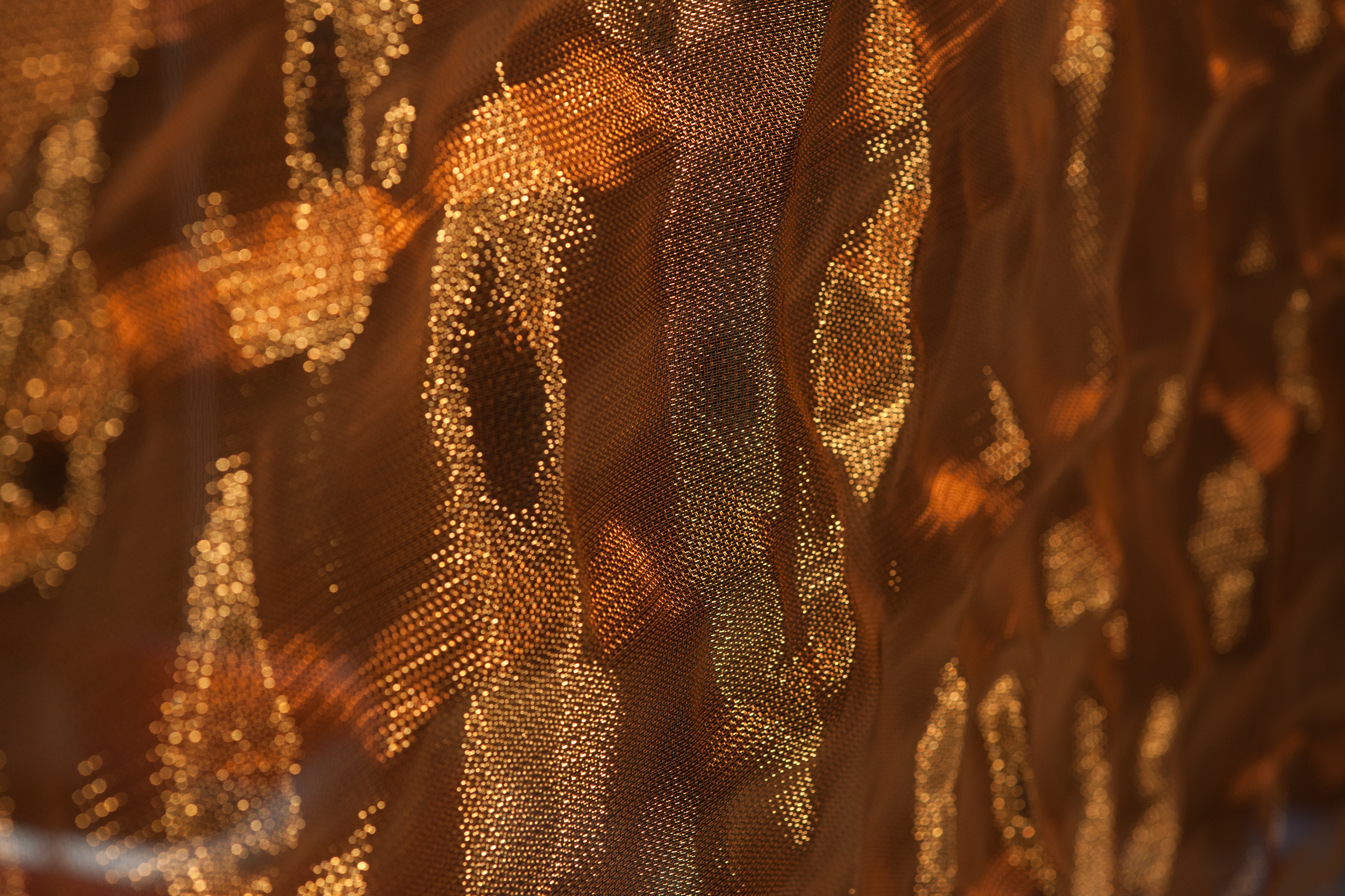 alphamesh System — Durchdachte Metallgewebe-Integration