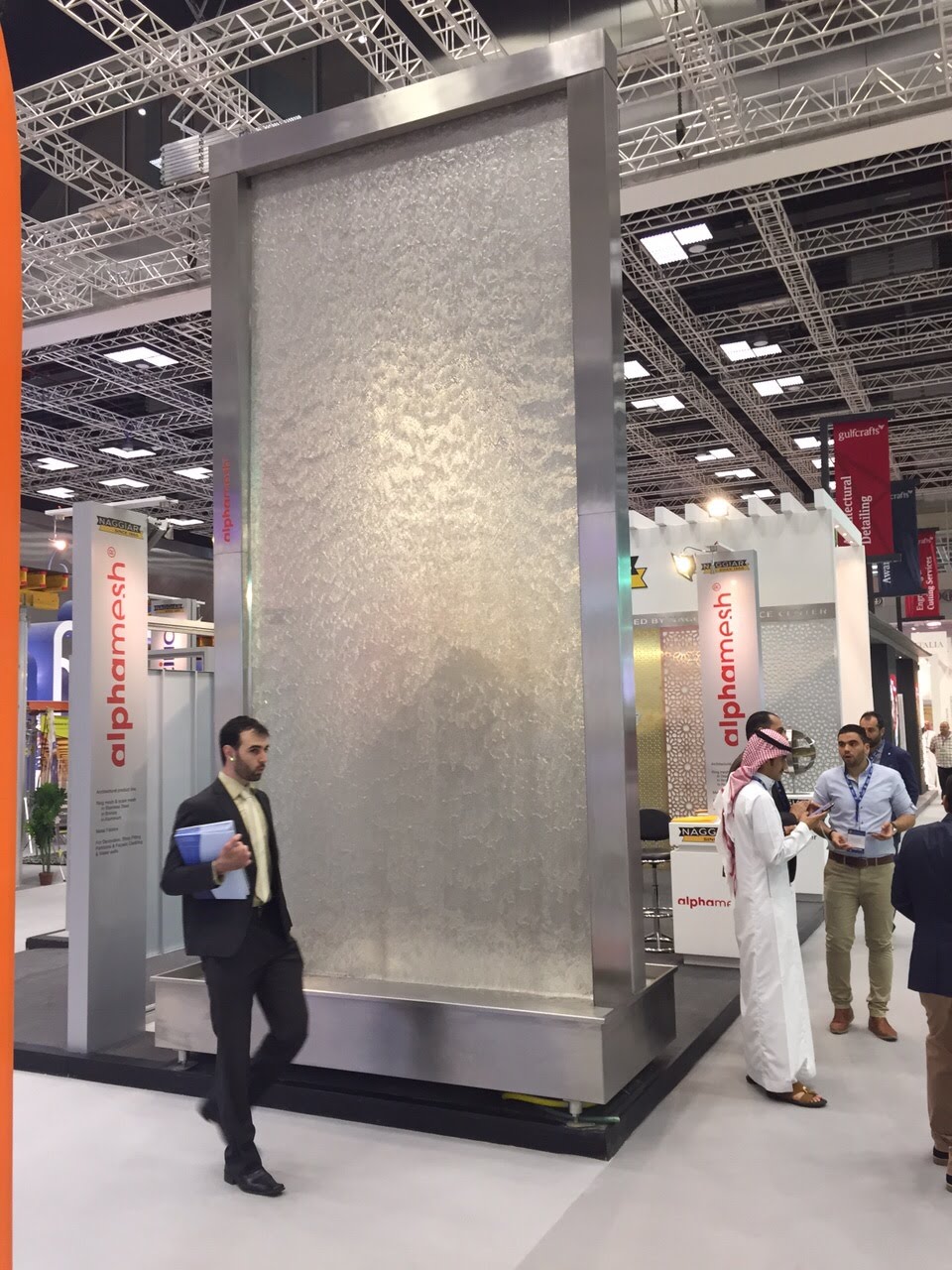 alphamesh Forschung — Neue Wege in der Metallgewebe-Technologie