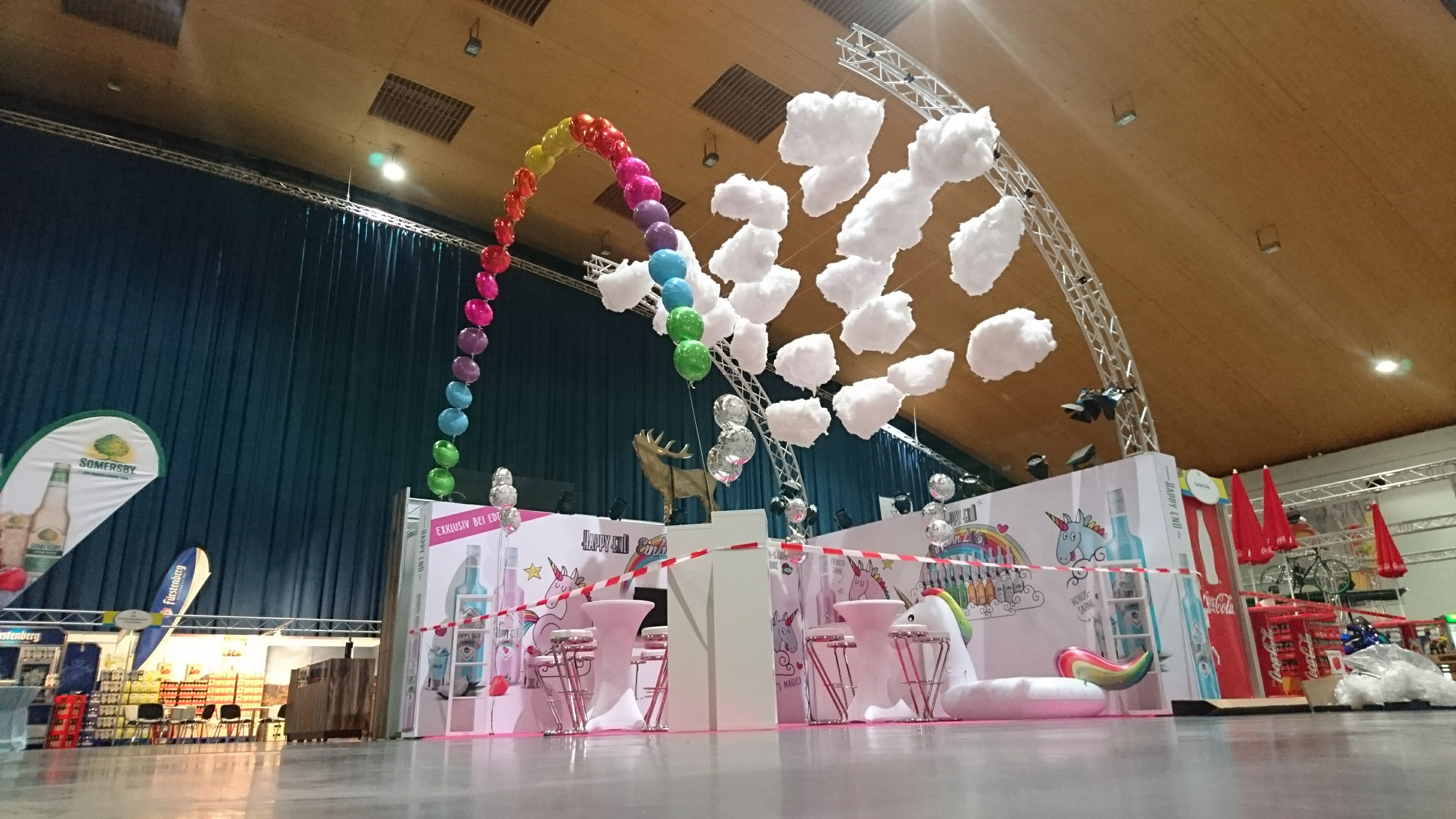 Einhorn-Messestand — Bunter Messestand mit kreativer Gestaltung