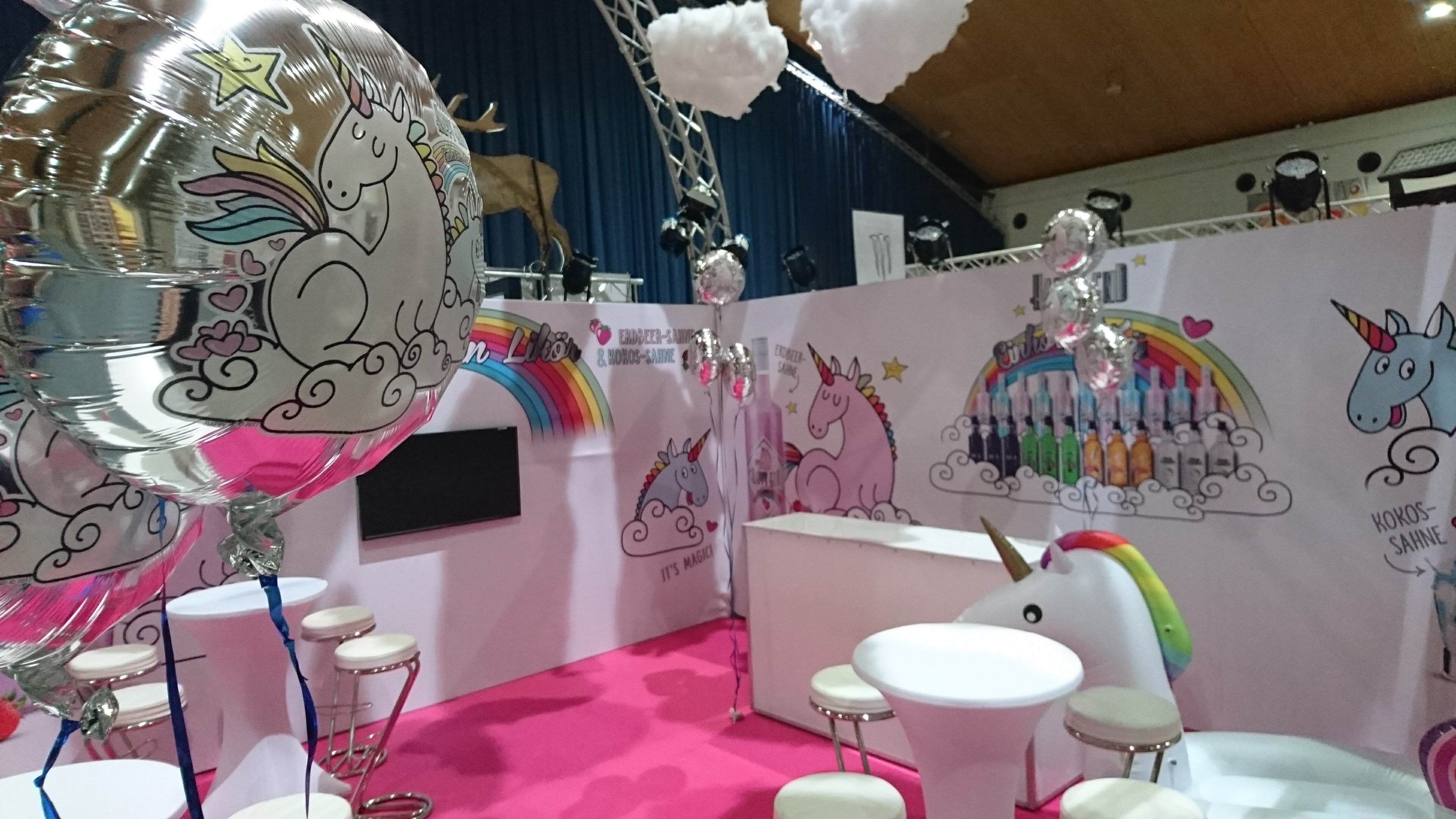 Einhorn-Messestand — Detailansicht der verspielten Dekoration