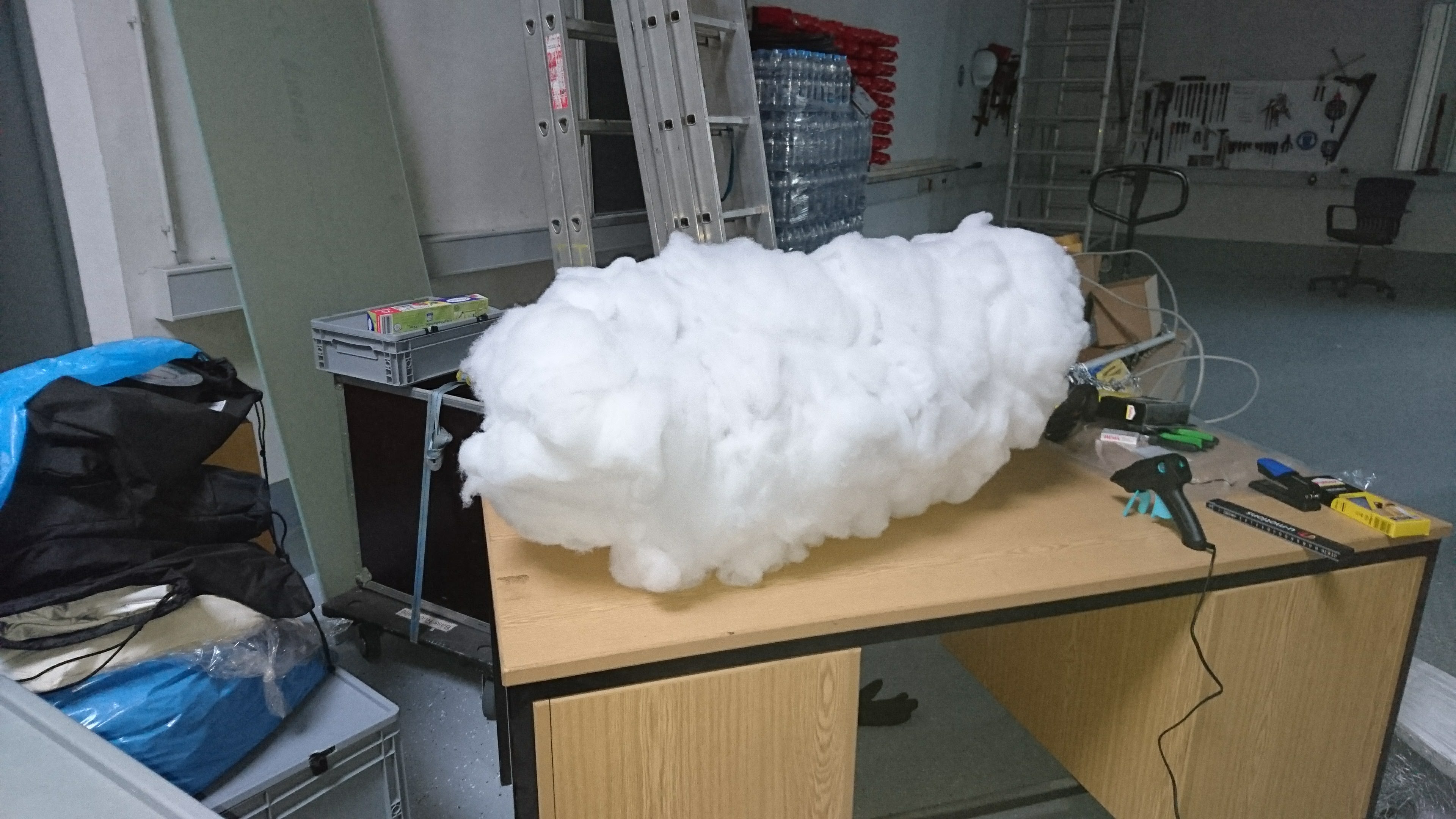 Einhorn-Messestand — Innovative Messestandgestaltung mit Wolken